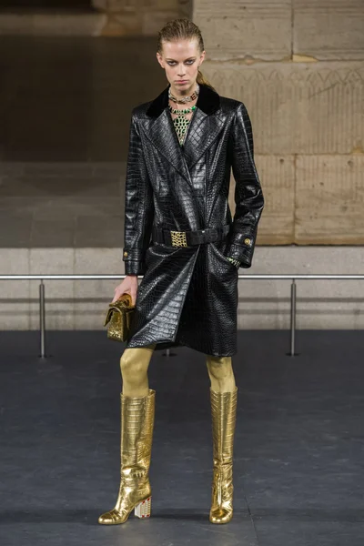 Look 23